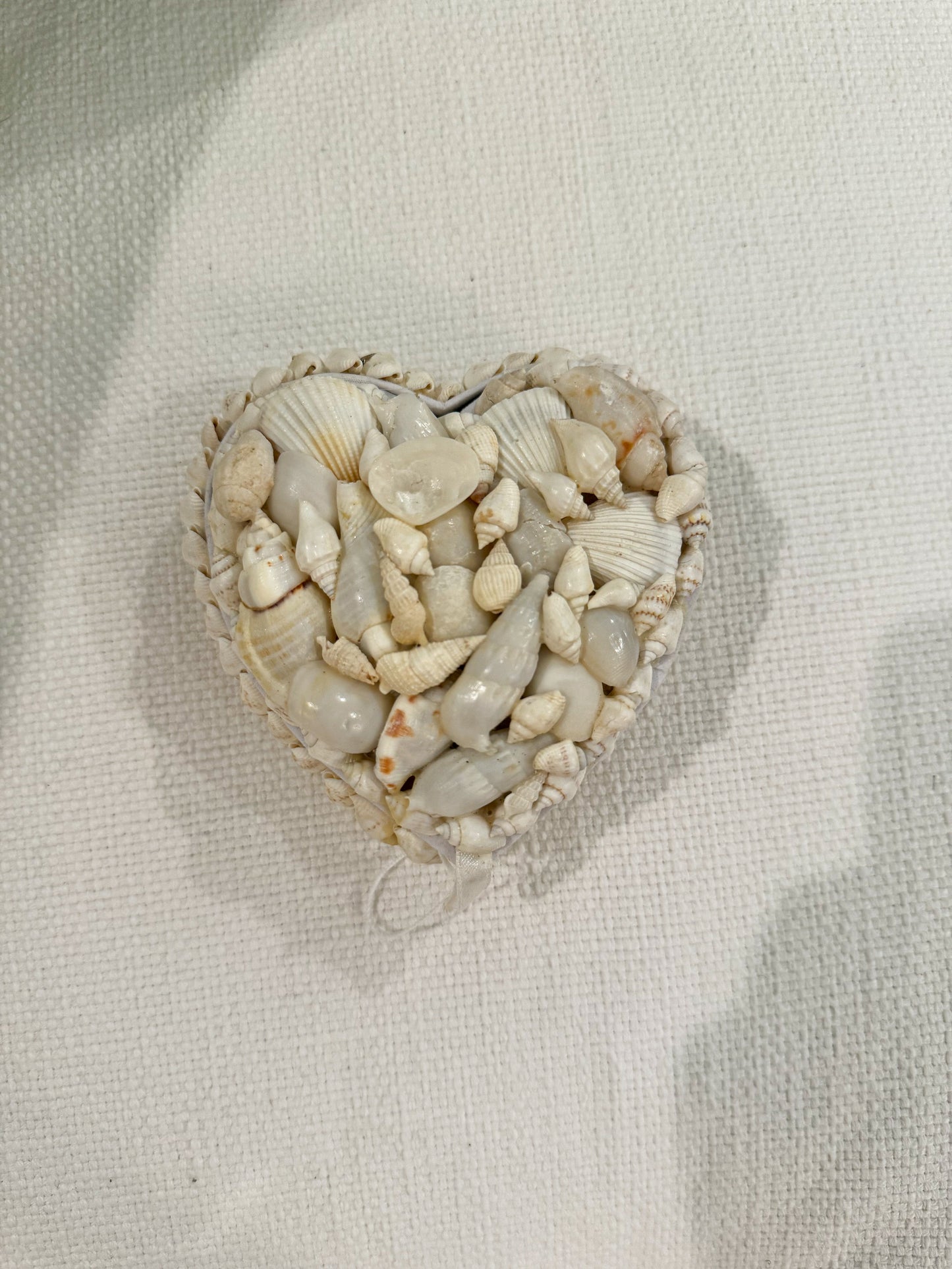 4” heart shell box