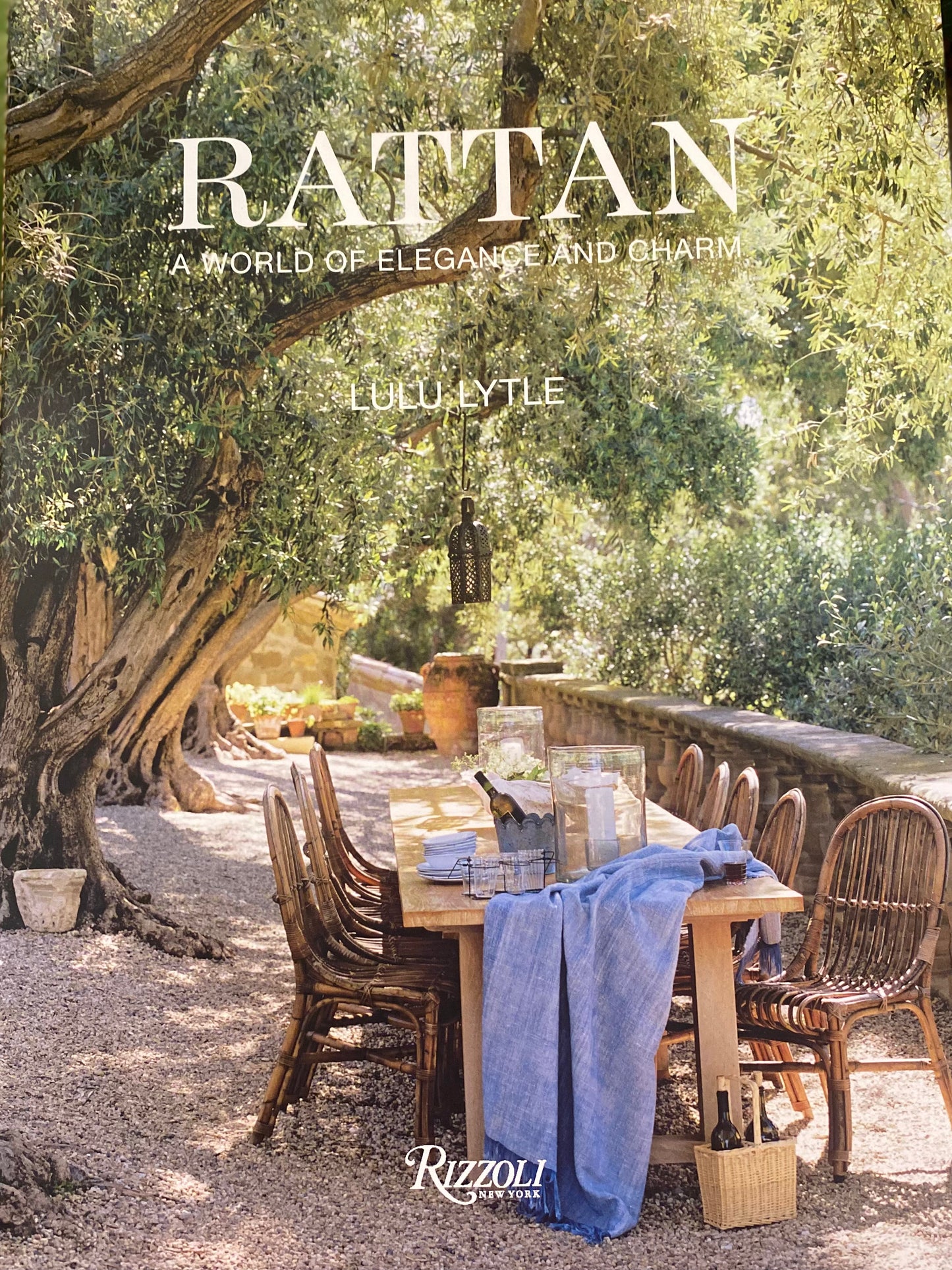 Coffee Table Book: Rattan /A World of Elegance and Charm