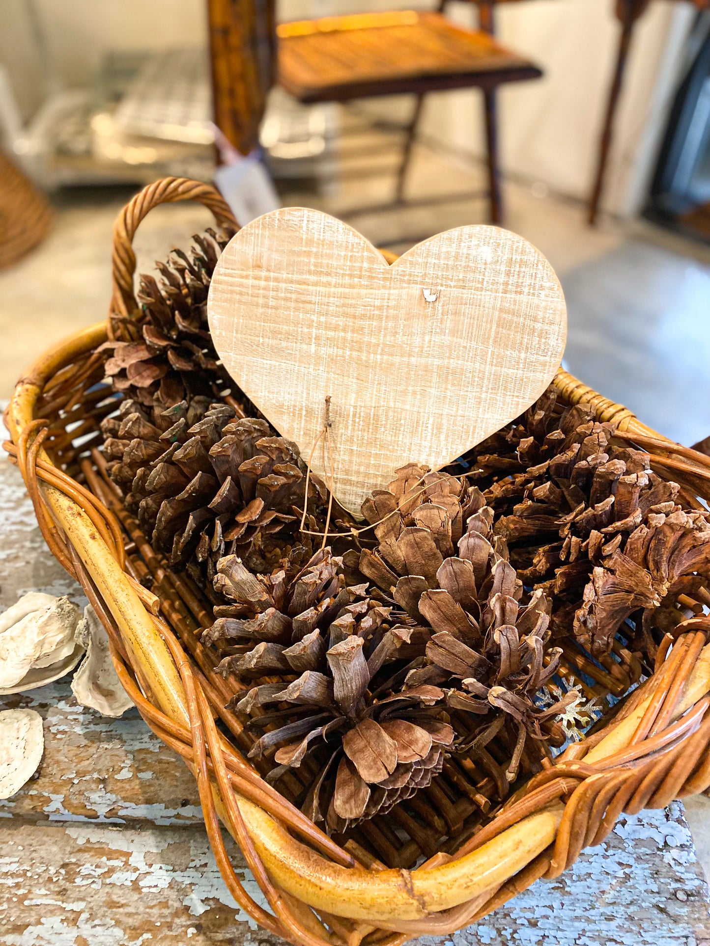 Wood heart decor washed 8”